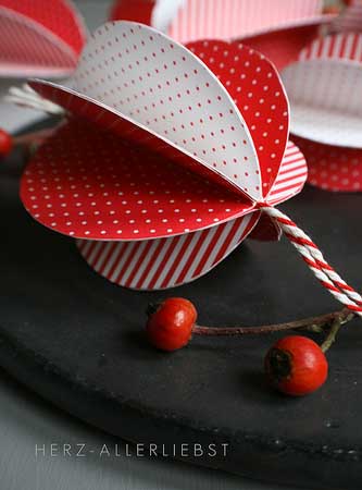 Diy Déco Fabriquer Des Boules De Noël Rouges Et Blanches